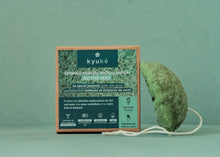 Charger l'image dans la galerie, Éponge pour visage Konjac bio japonaise au thé vert Matcha