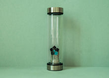 Charger l&#39;image dans la galerie, Gourde 550ml en verre borosilicate avec son morceau de charbon actif binchotan
